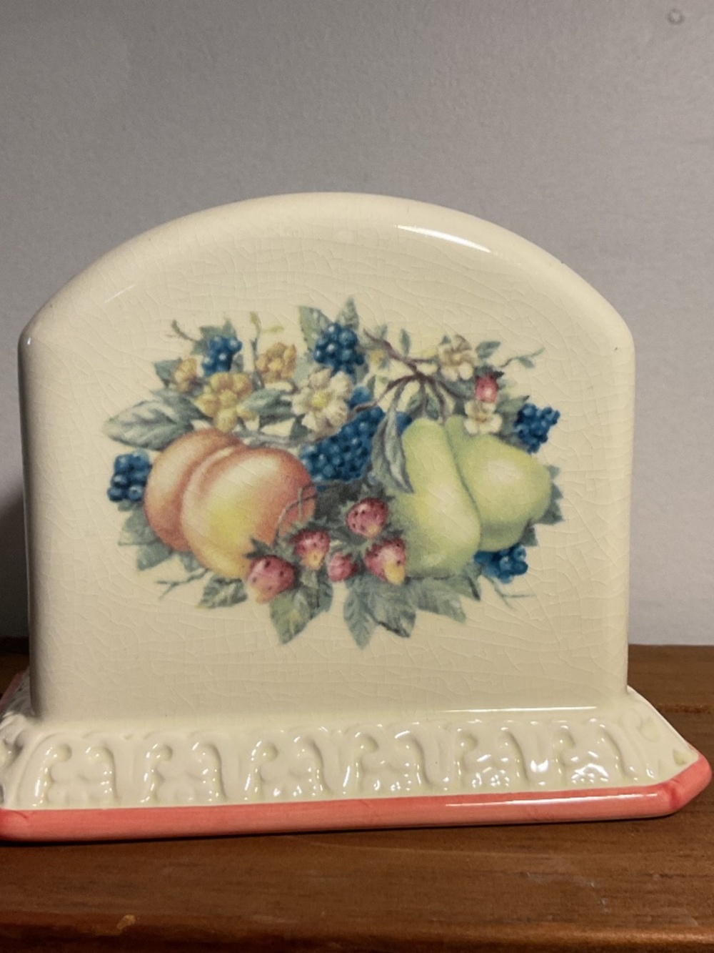 Sweet country harvest ceramic napkin holder from Avon